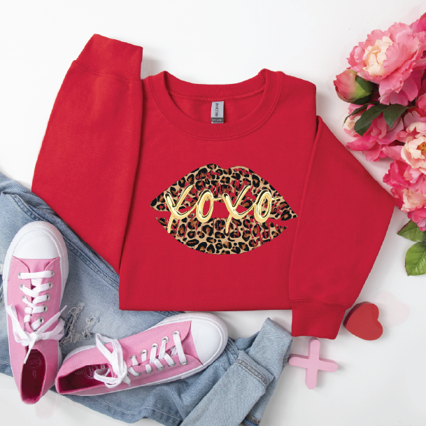 XOXO LEOPARD LIPS - UNISEX RED SWEATSHIRT